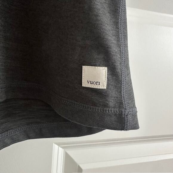 Vuori Heather Black Racerback Performance Tank Size: Small - Picture 2 of 7